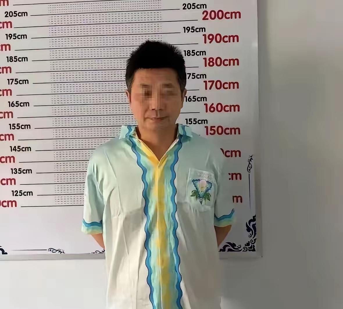 ​被押解回国的柬埔寨安徽总商会原会长刘忍，诈骗手段远比普通电诈团伙更阴险、更致命