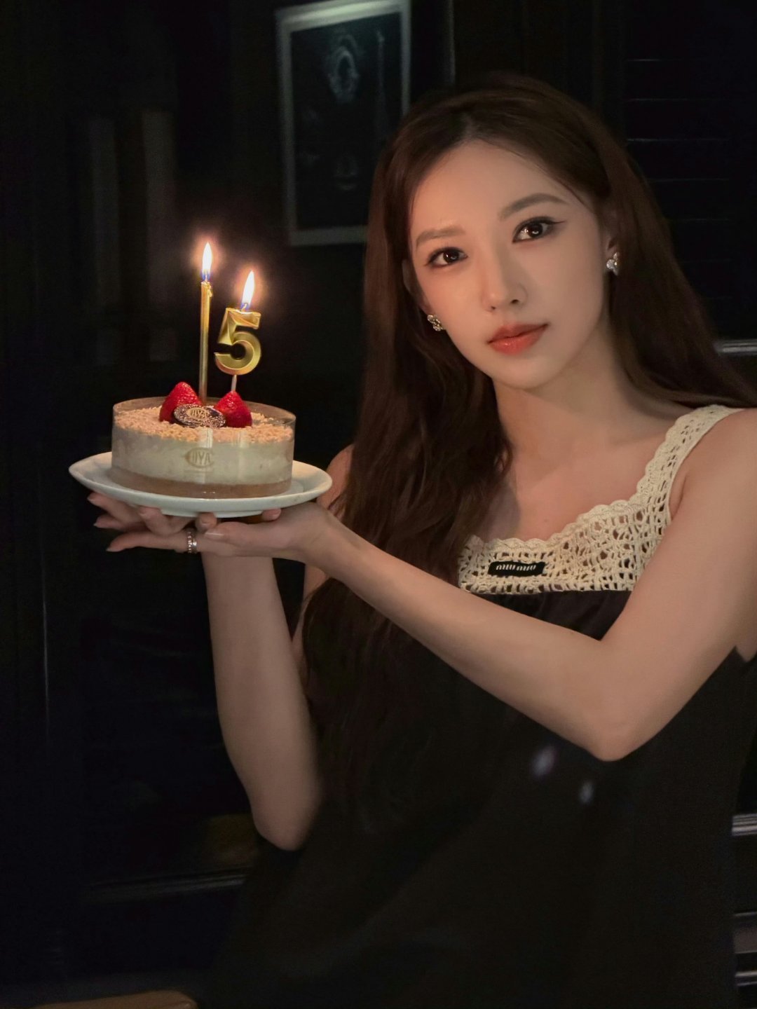 程潇今年第一个生日蛋糕一份提前抵达的生日甜意，是林子烨送给程潇的专属惊喜。还未到
