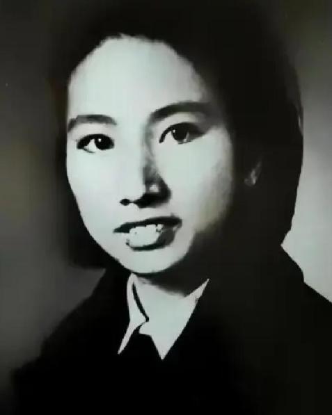 1948年，林颖改嫁了，她是彭雪枫的遗孀，身带烈士之子。她嫁给了马列，一个不符合