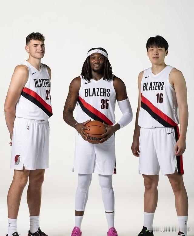 机会来了！拓记爆料：罗威+克林根或陷犯规麻烦，杨瀚森季后赛要登场了😏
 
盼星