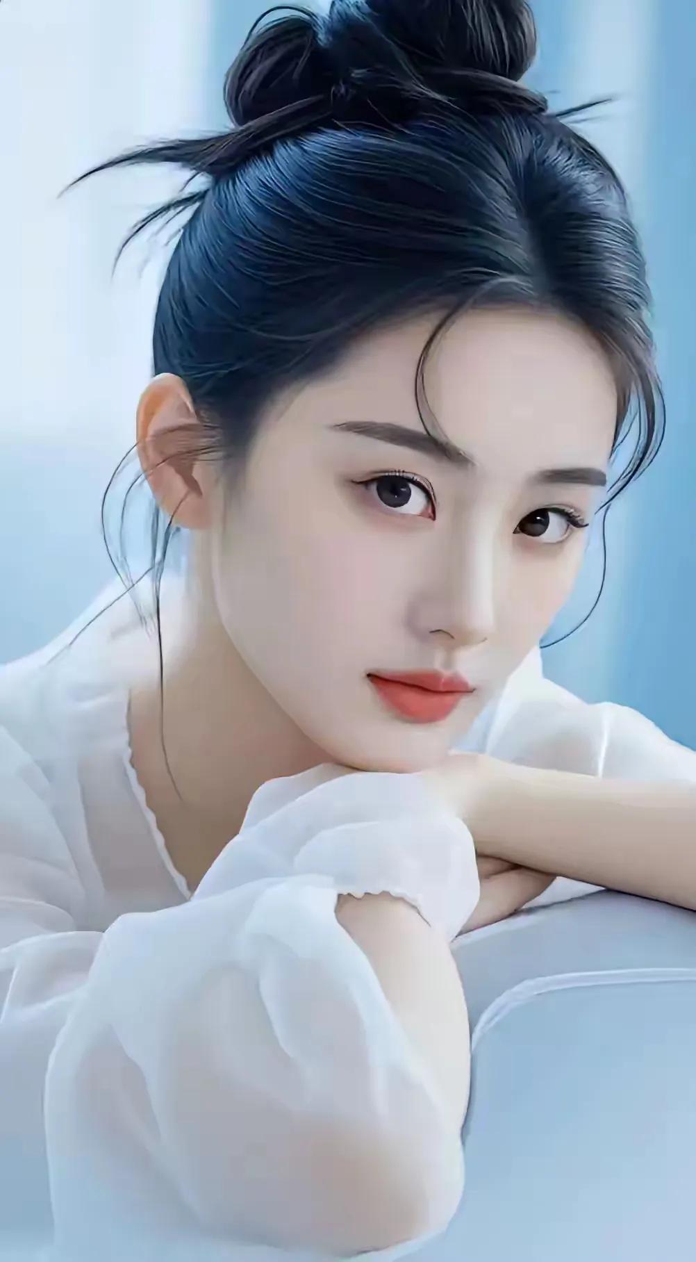 清丽脱俗，倾国倾城。