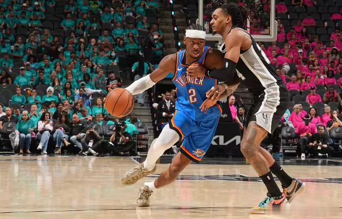 西决G3雷霆和马刺均领先过15+，近30年分区决赛第四次5月23日讯 NBA季后