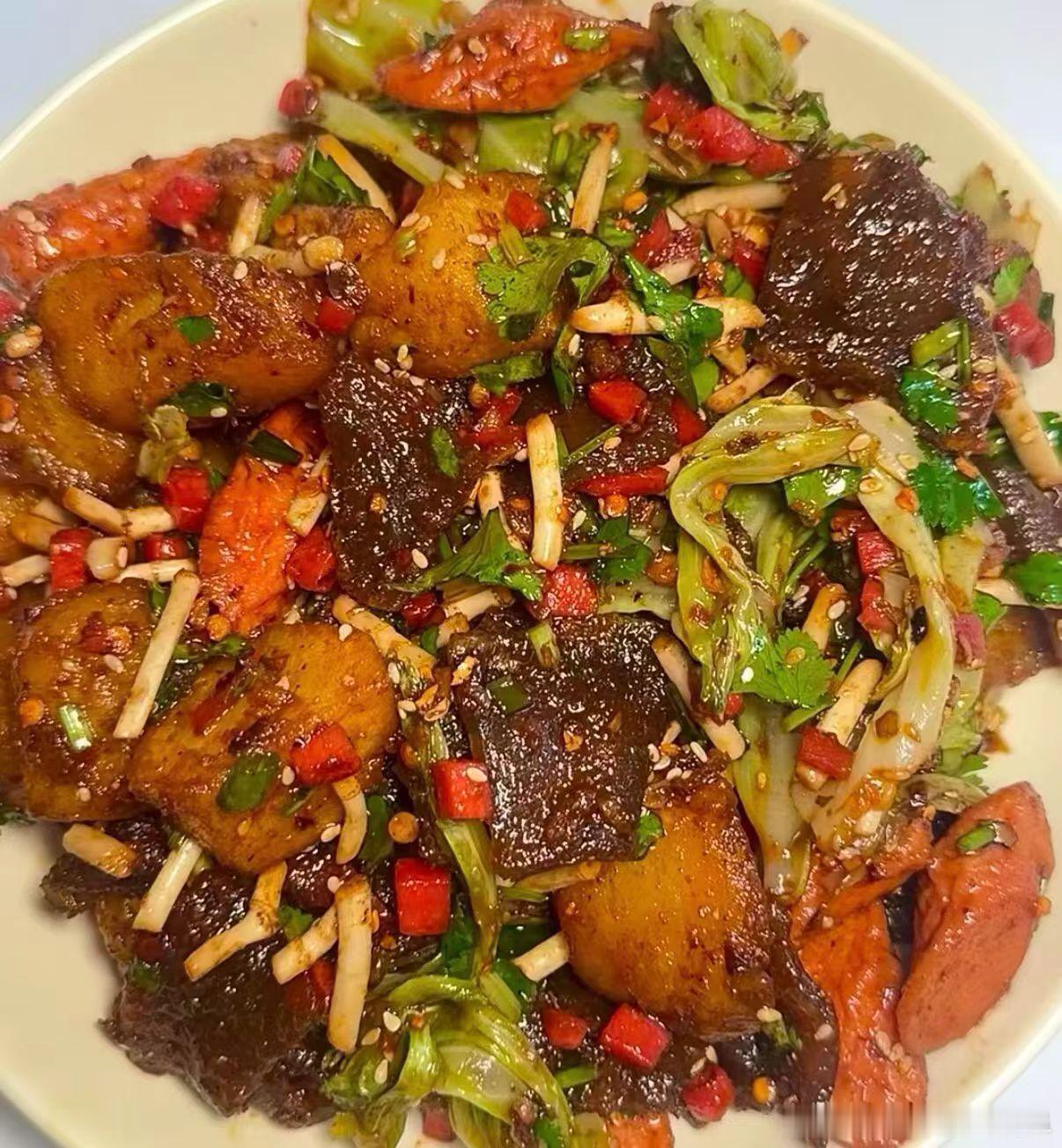 是谁看着美食在咽口水。想吃贵阳美食的心达到了顶峰。为什么安徽要离贵阳这么远。 