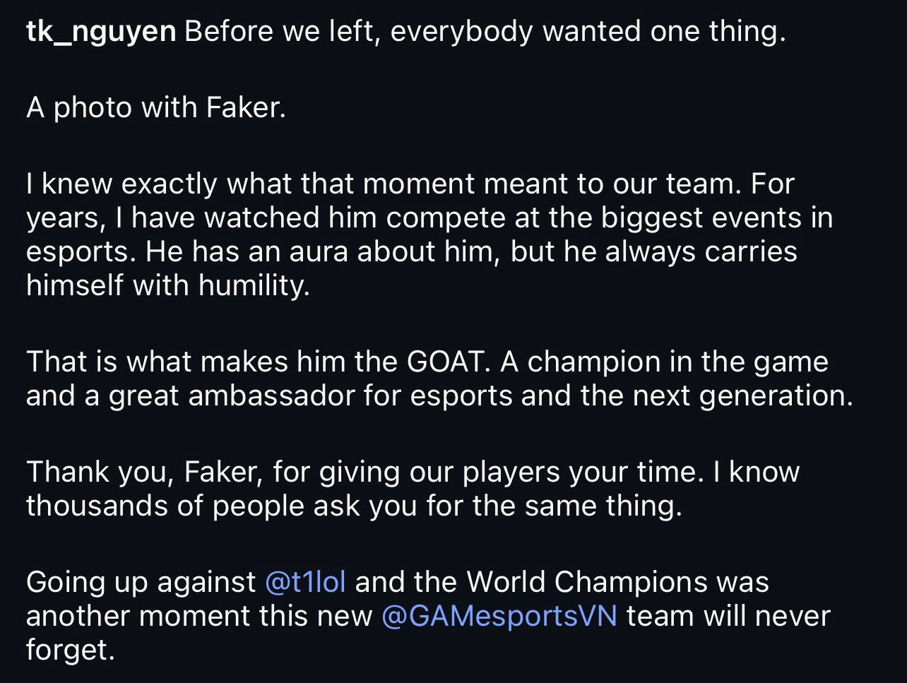 在我们离开之前，所有人都想要一件事。一张和 Faker 的合照。我很清楚那一刻对