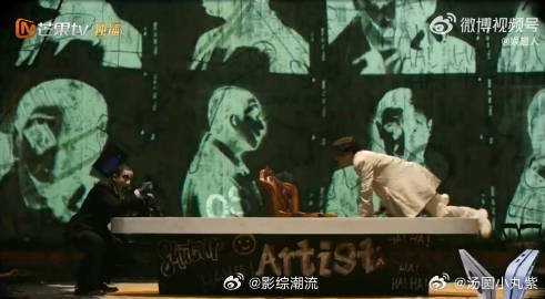 #梁龙小丑开大#哇去！！！梁龙这个造型跟小丑的适配度真的也太高了！！不得不说，这