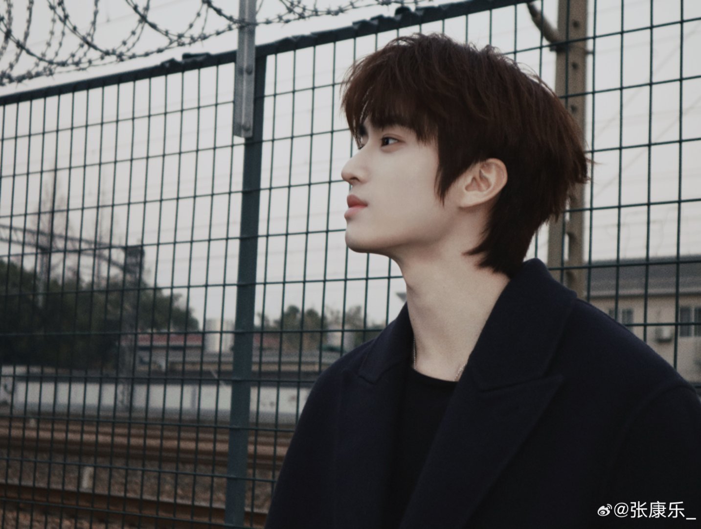 张康乐 zkl张康乐47 当太阳升起时，我们都要比昨天更幸福