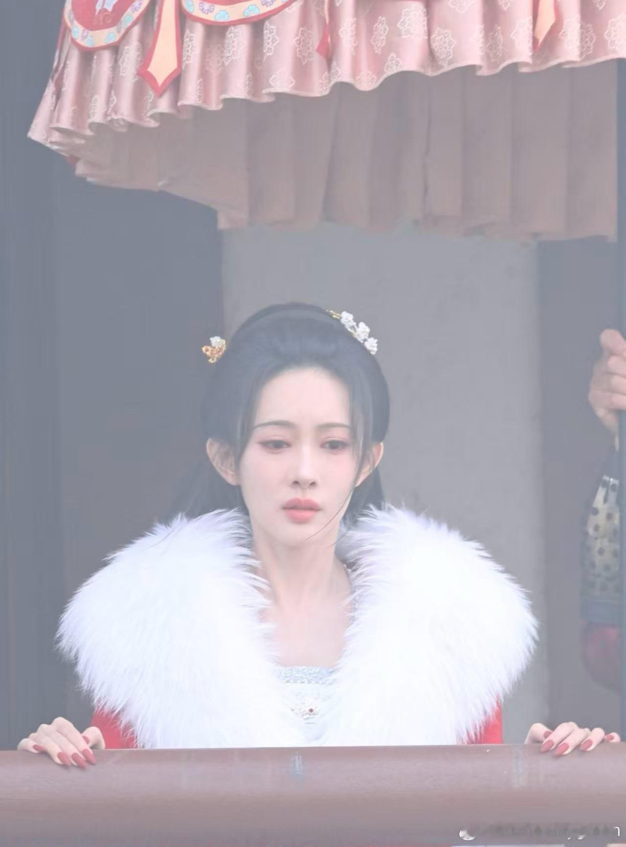 昀牵孟绕  尚公主 摇摇新衣服好美 