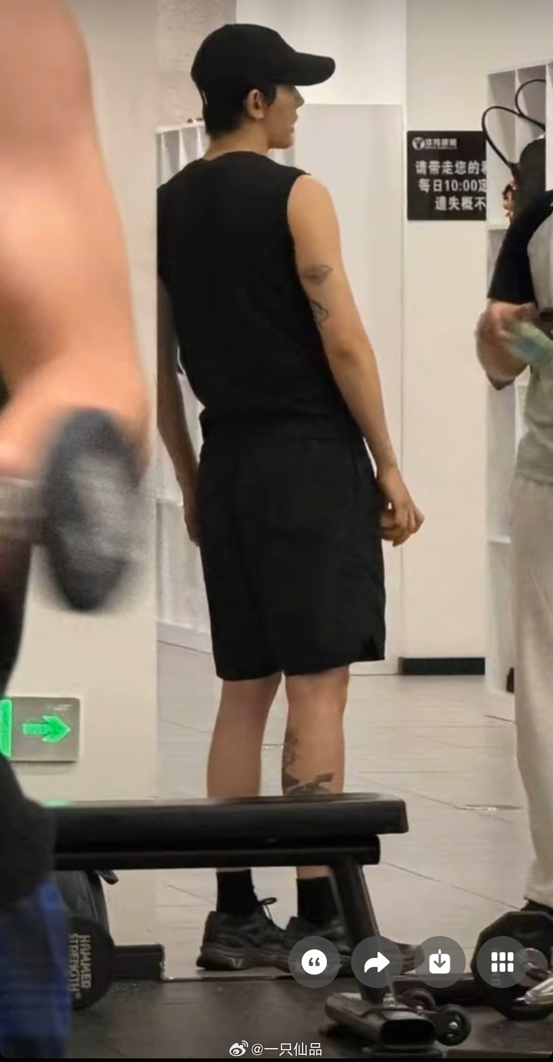 邓为不仅钻石放在心里，更刻在身体上真的，整个内娱真就没有比邓为更宠粉的了邓为