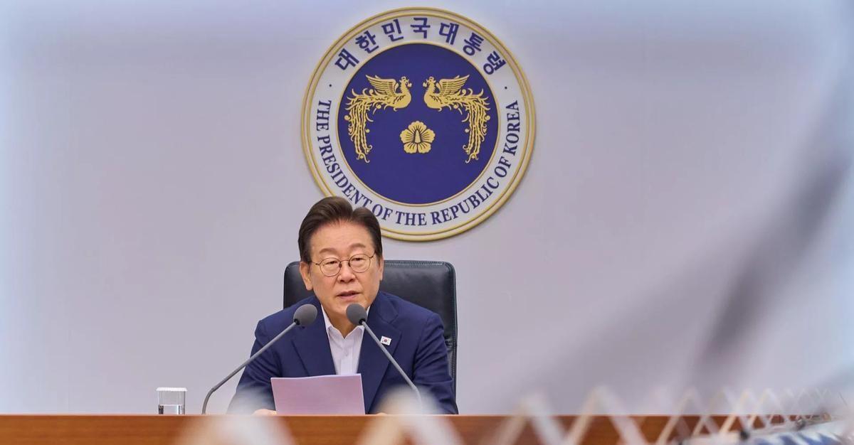 家人们，你们敢相信吗？一个堂堂的全球第十大经济体，自家军队在打仗的时候打什么、怎