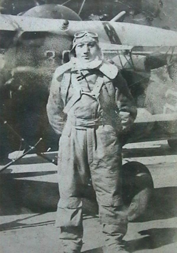 乐以琴：23岁长空战神，单日击落4架日机的抗战空中金刚
 
乐以琴（1914年1