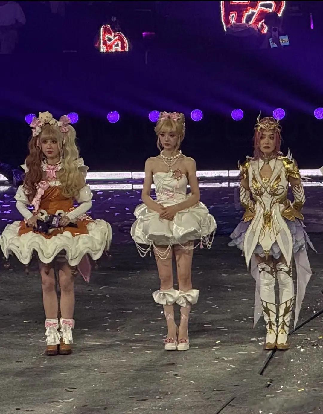 田曦薇 虞书欣 宋茜生图同框 来看女明星在无滤镜下的状态 谁赢了田曦薇美成这样虞