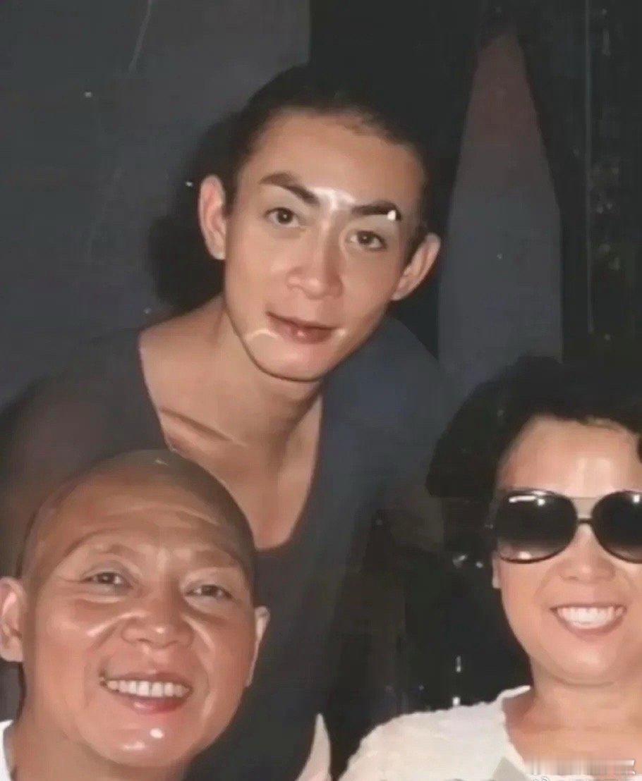 年轻时的六小龄童居然是个大帅哥！ ​​​