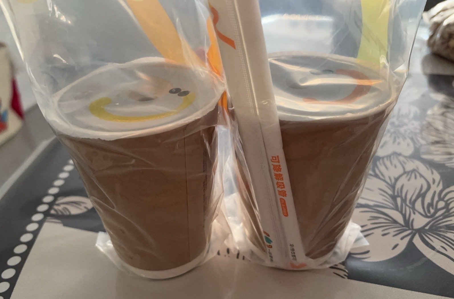 冬天不能喝冰美式，热的就是太烫