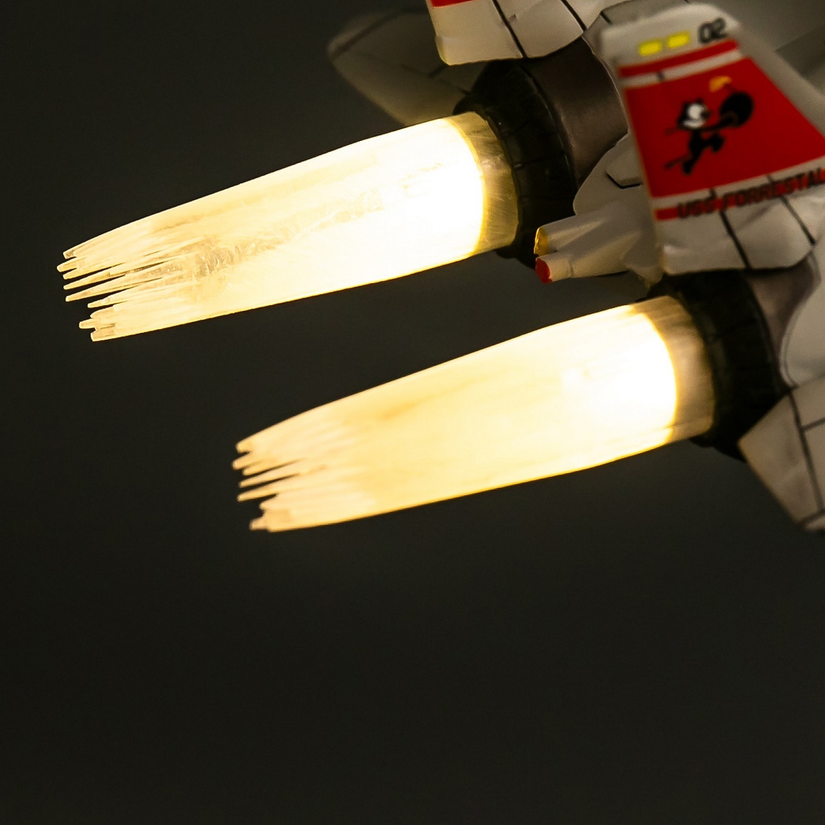 初步实现喷气式发动机尾焰效果[酷] Q版飞机模型 ​​​