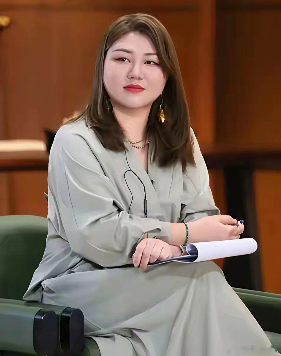 很多人说吴慷仁的演技好，大家不知道的是，背后有个超级强大的女人，一直都在撑着他。