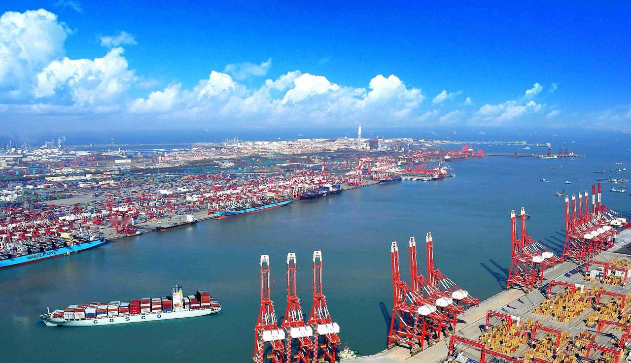 众人熙熙，皆为利来；
众人攘攘，皆为利往！
要么商业做生意，要么战争去掠夺！
几