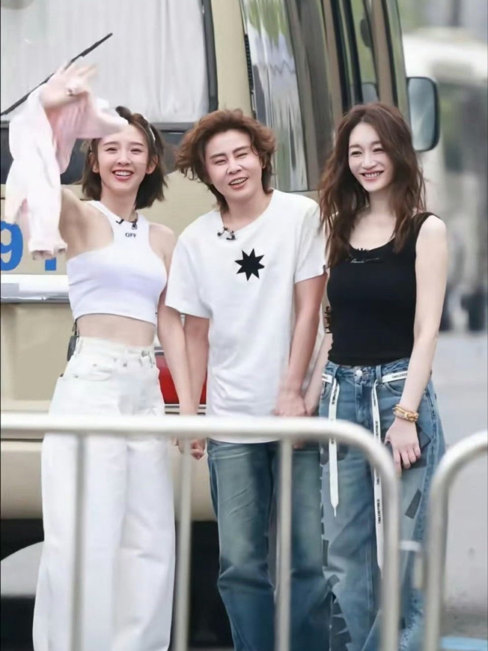 李小冉真的好会，这是把鞋带当皮带用吗？ 