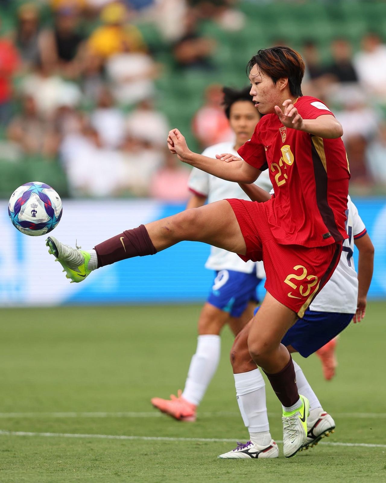 我想中国女足战澳大利亚女足主要是三点

首先，她们所有人心里不会有包袱，这是最重