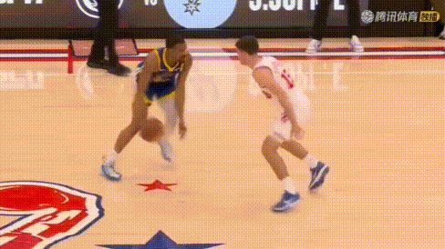 讨论下：梅尔顿的关键补篮，乌度卡该换谢泼德吗？
这球成了今天胜负点，王仕鹏狂喷乌