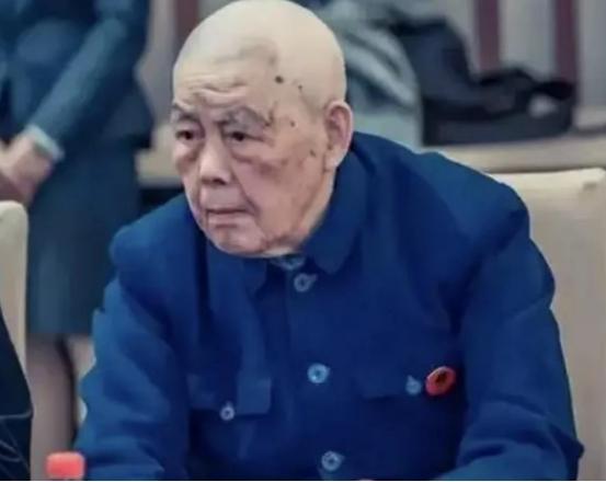 健在老红军范希贤爷爷，今年已108岁高龄。他13岁参加红军，亲历二万五千里长征，