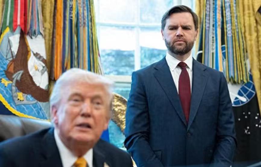 万斯这次“押错了宝”，疑与特朗普出现裂痕，2028年的大选，估计他没希望了！
