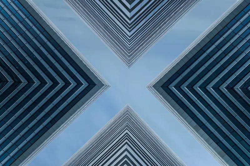 我站在 1 楼有人骂我，我听到了很生气。
我站在 10 楼有人骂我，我听不太清楚