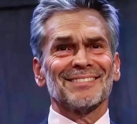 荷兰光刻机巨头ASML表示，现在在美国的技术封锁下，中企想获取EUV光刻机几乎不