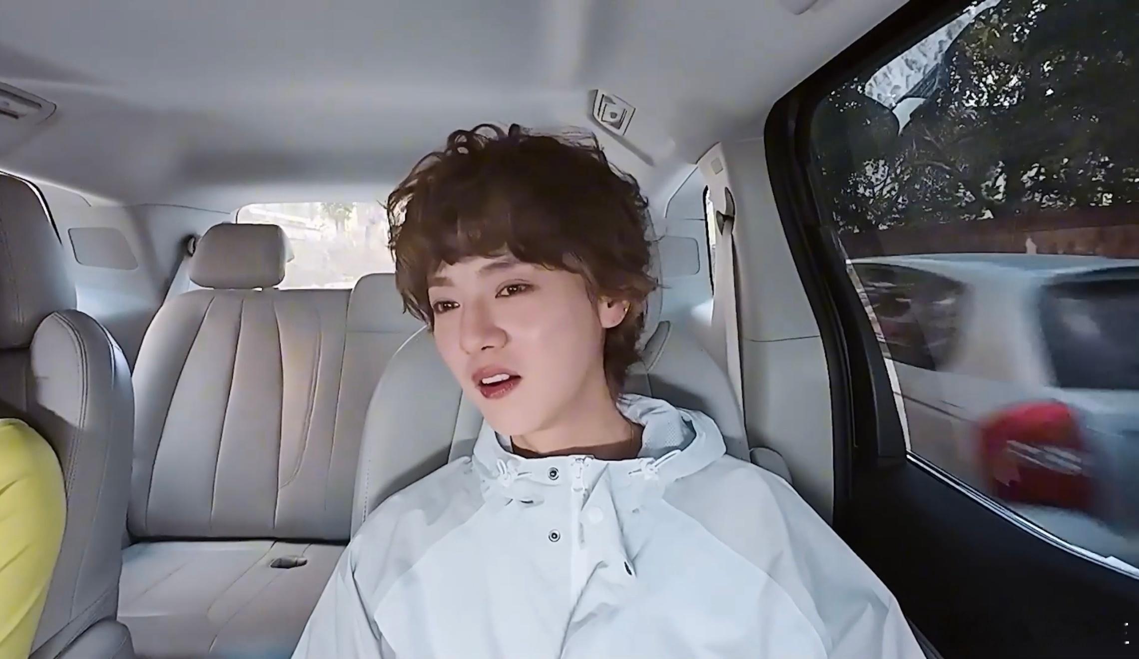 鹿晗任敏好刻板的i人哈哈哈哈哈 车内尴尬名场面有了，两个i人凑在一起拼命找话题，