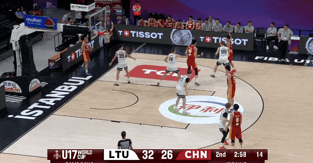 吕飞燕主要是选择差，这跟他在国内打球的习惯有关。不需要太好的进攻选择就能赢球，而