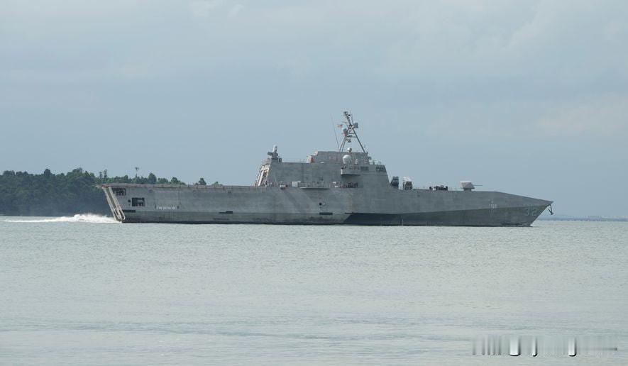 🇺🇸🇮🇷美国首次在波斯湾从军舰上发射了卢卡斯（LUCAS）自杀式无人机。