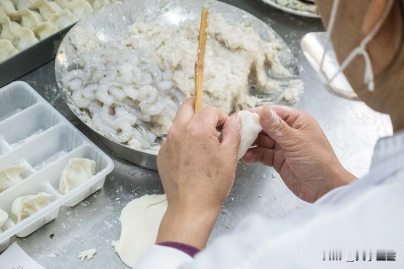 冬至到啦，吃饺子还是汤圆真是个纠结的问题。在北方，冬至吃饺子那是传统。东汉名医张