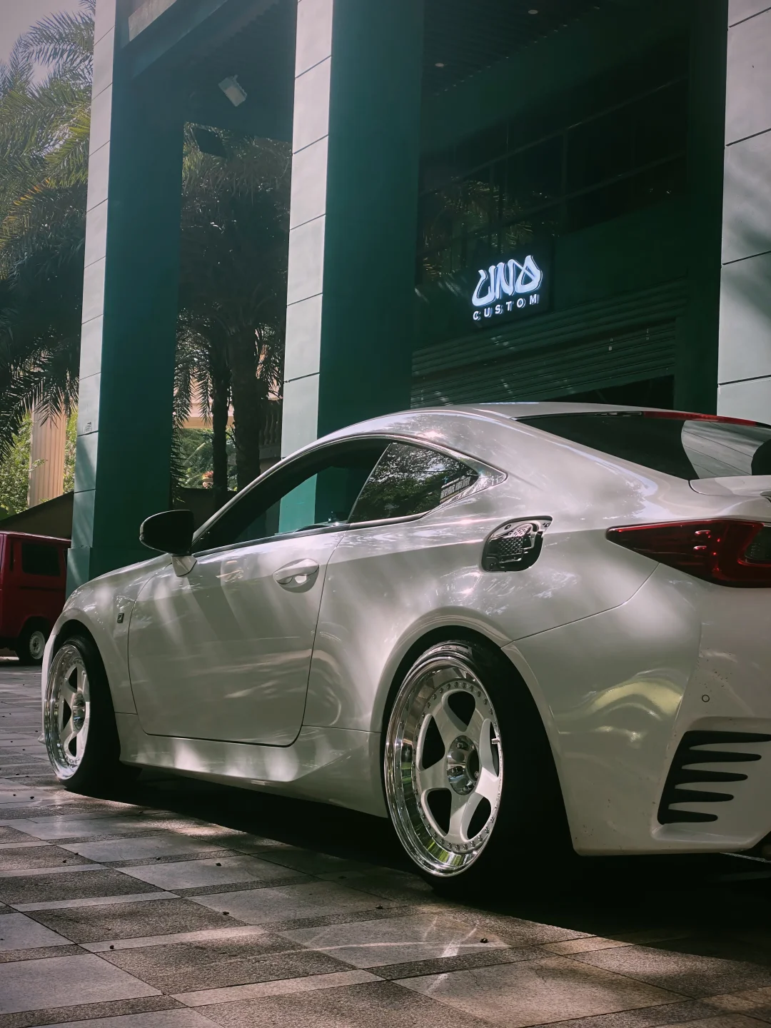 揸得凌志，人生如意。