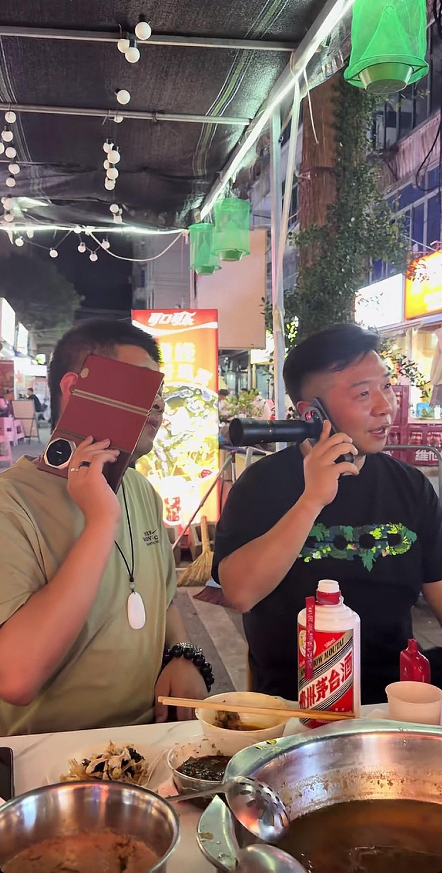 那么问题来了，大哥的排面，是三折叠更拉风还是长焦镜头更炫酷？