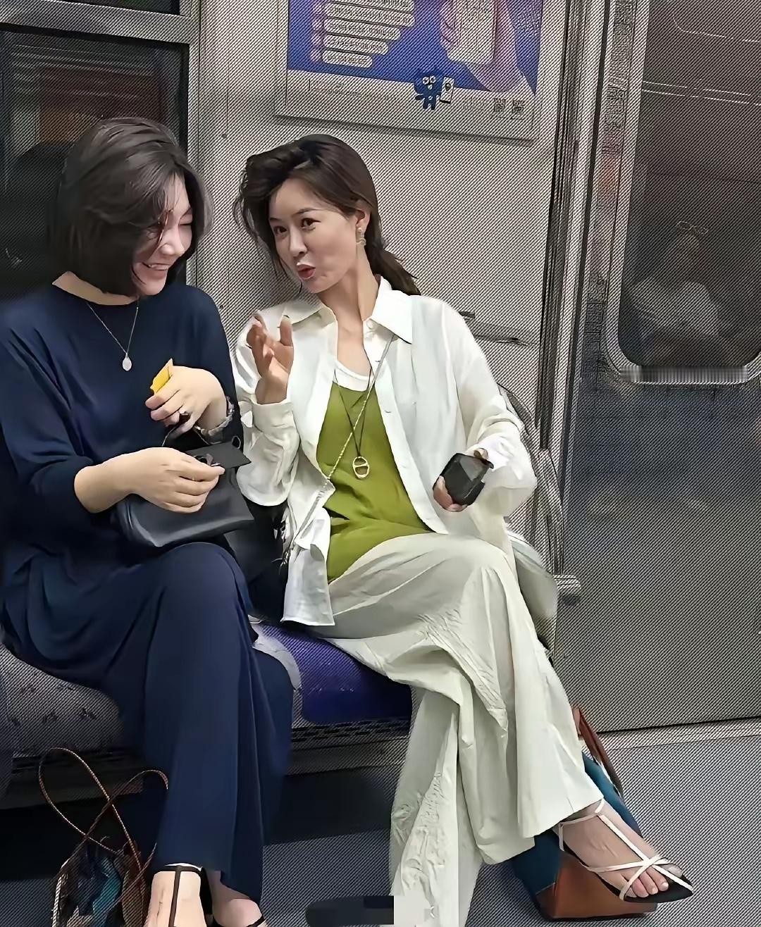 这阿姨年轻的时候得多漂亮啊 