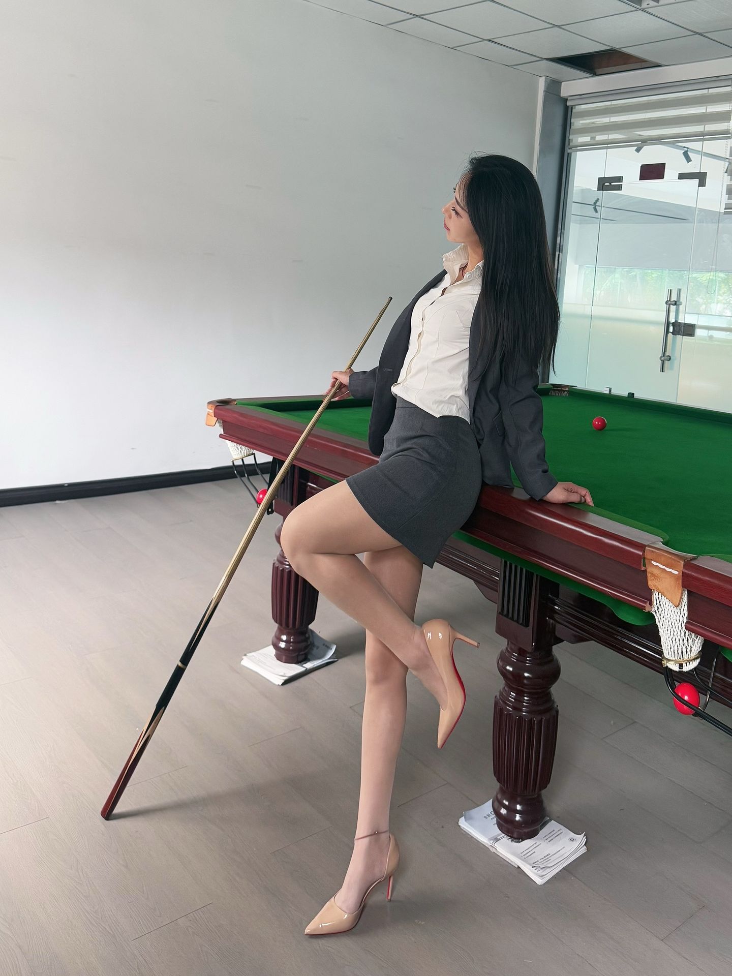 大一点的4S店很多都配有台球室🎱 ​​​