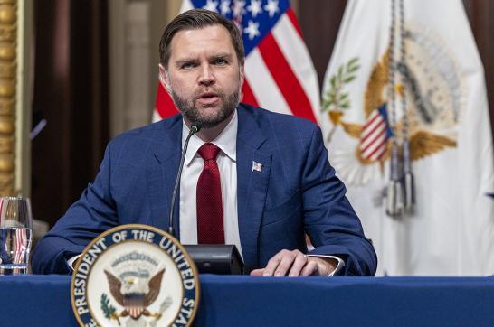 美国二把手终于发飙了！万斯直接放话：如果中国把美国超了，别怨中国，得怨美国领导人