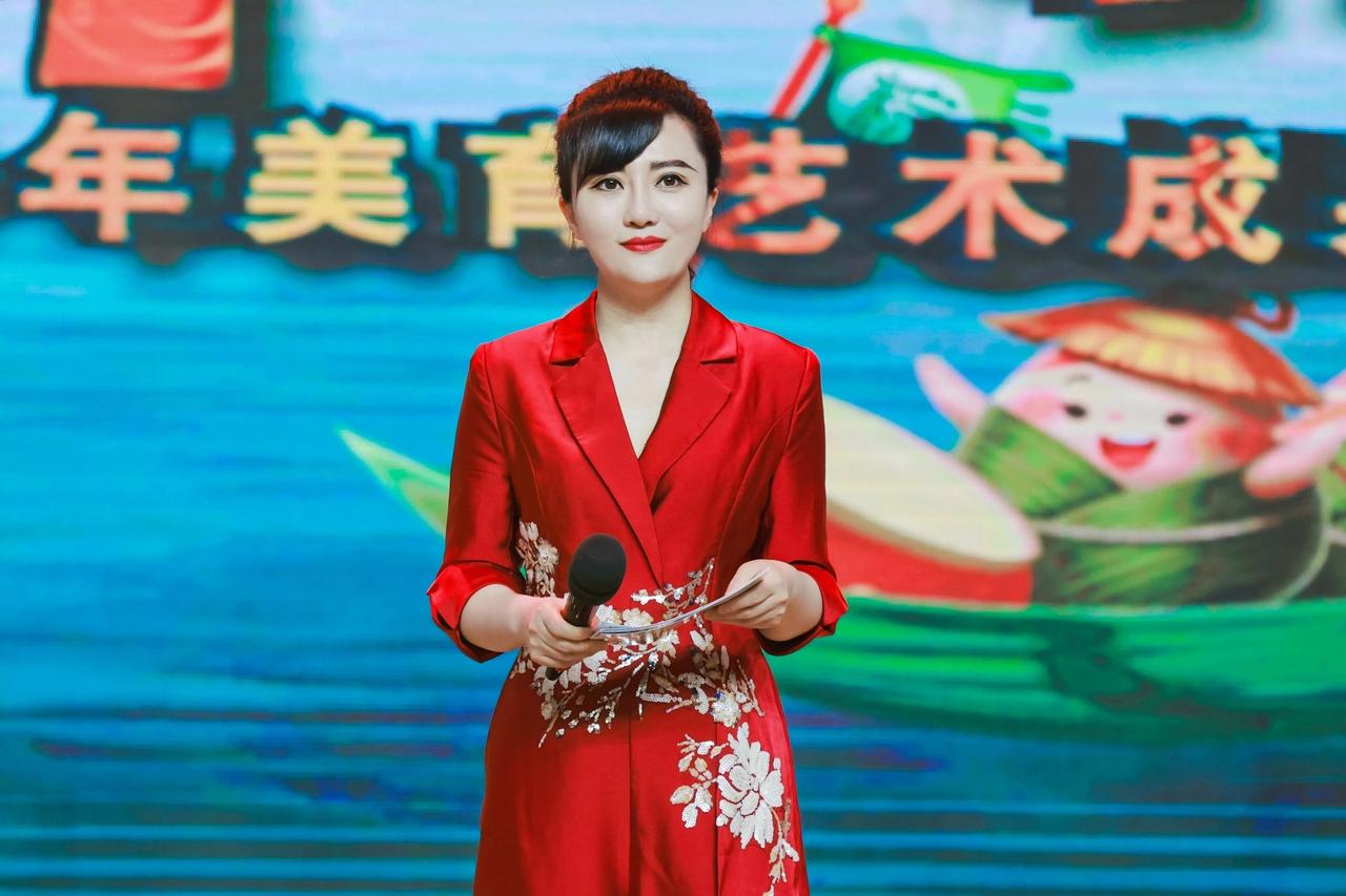 今天是中国四大传统节日之一的端午节，我在西安和孩子们一起向您问候：端午节安康！[