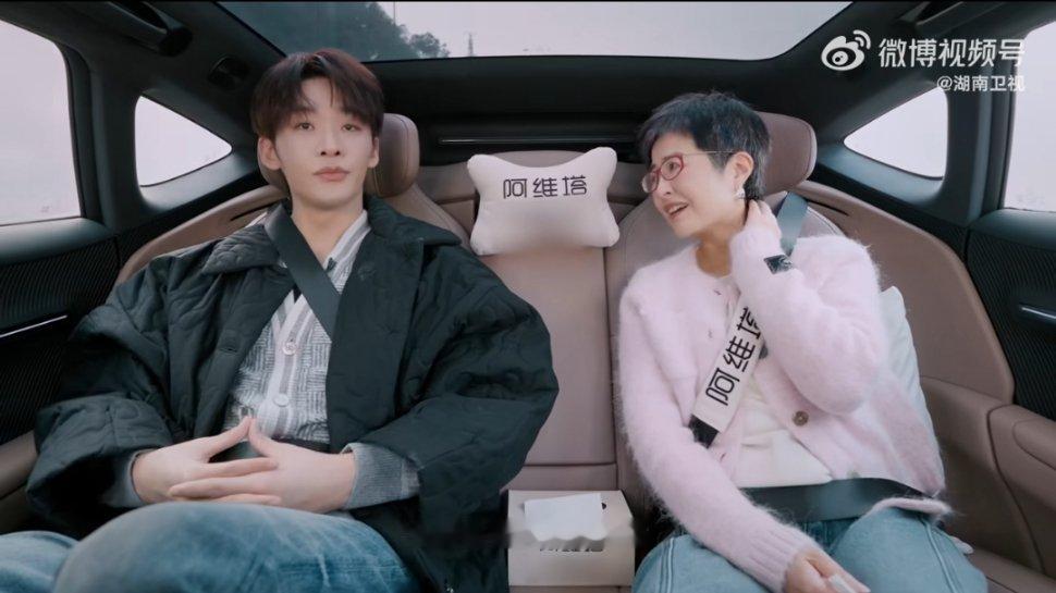 王赫野回忆签约契机王赫野签约契机原来是当时公司有好几首原创歌，签约就可以有自己的