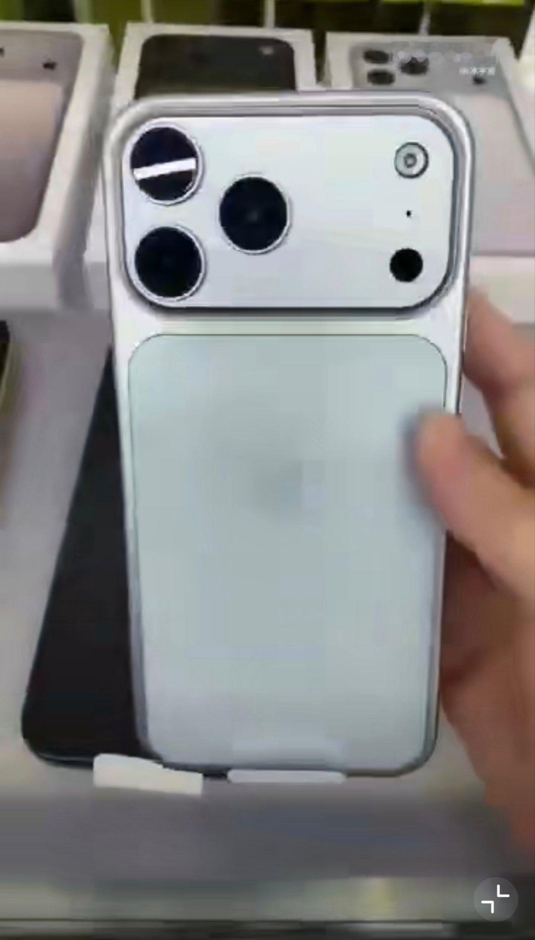 iPhone17ProMax量产机疑曝光疑似iPhone 17 Pro Max量