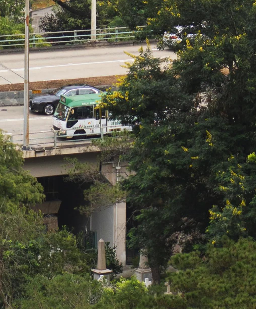 香港跑马地，又名快乐谷，这个快乐不是指的跑马，而是谷中的香港坟场。前面八张是区域