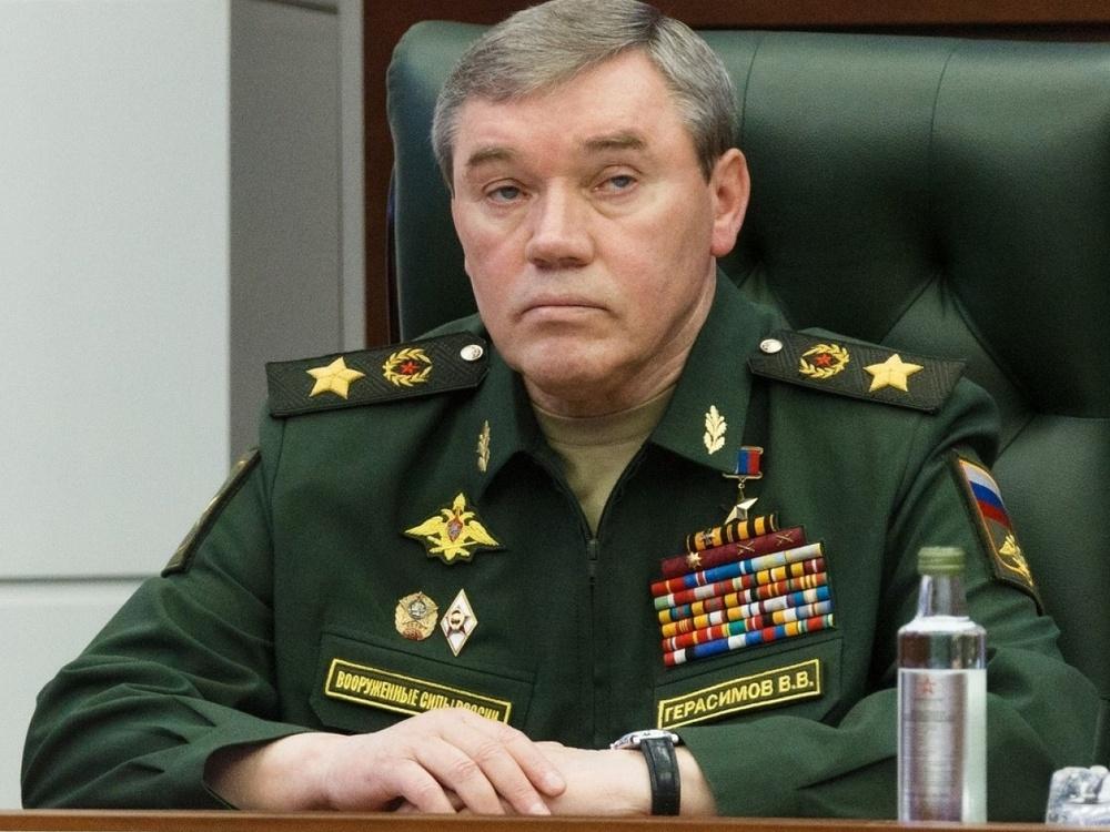 库皮扬斯克已被俄罗斯控制
      俄武装力量总参谋长格拉西莫夫11月20日表