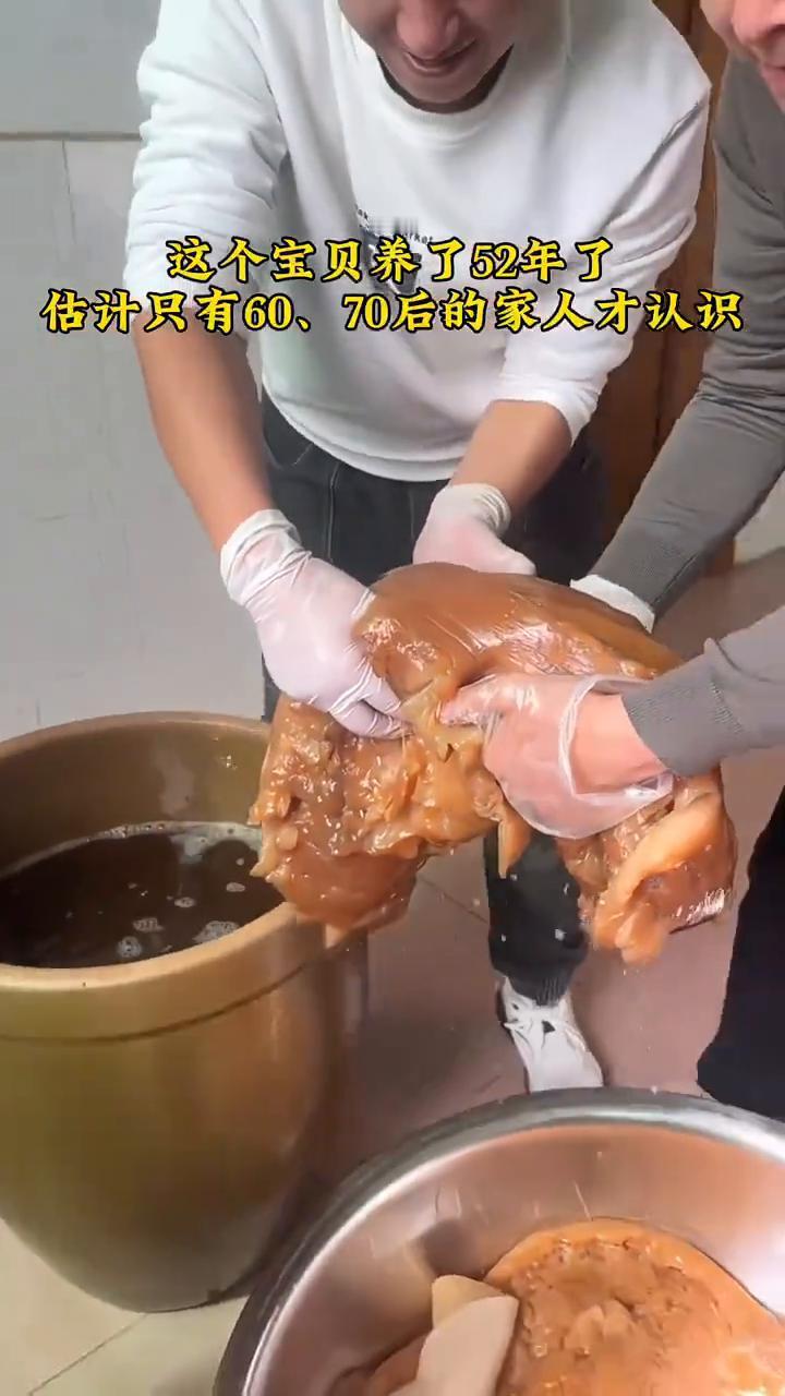 这个宝贝养了52年了，估计只有60、70后的家人才认识。