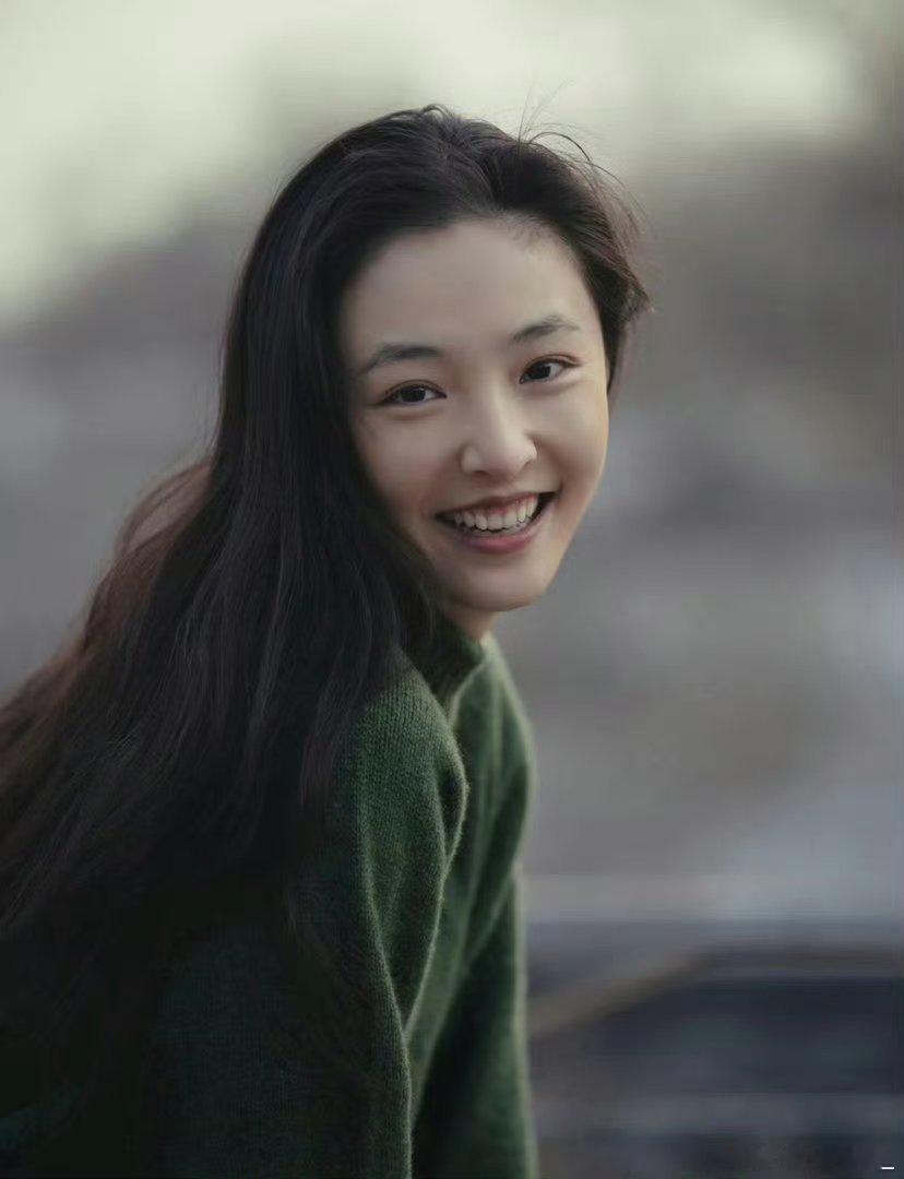 以前对她的印象就是小赵默笙后来就是华策一姐的称号！结果结果后资源就断层下跌查无此