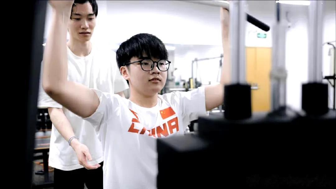 这是谁？？？