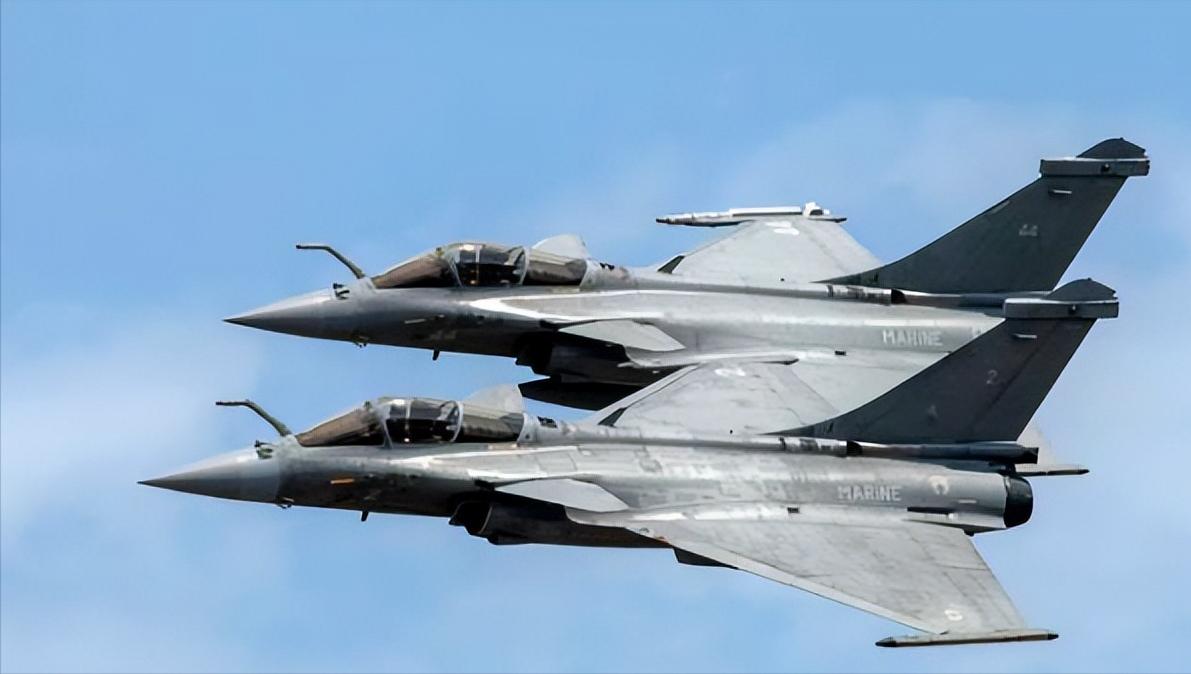 法媒竞相报道：阵风“击落”F35、F18，甚至连F22也不放过，结果实战却遭中国