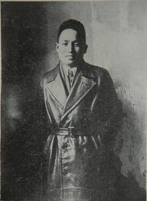 范苏苏：大江东去 铁笔流芳——忆我的父亲范长江父亲生于1909年10月16日，四