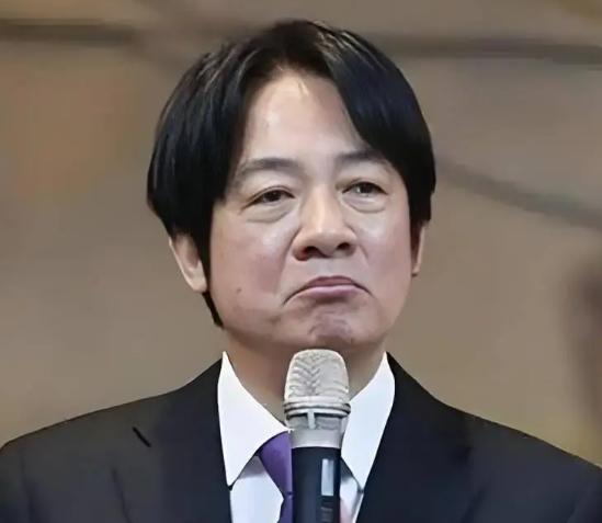 赖清德曾经做梦都没想到，最先“登陆”台湾的不是飞机大炮军舰，也不是人民子弟兵，而