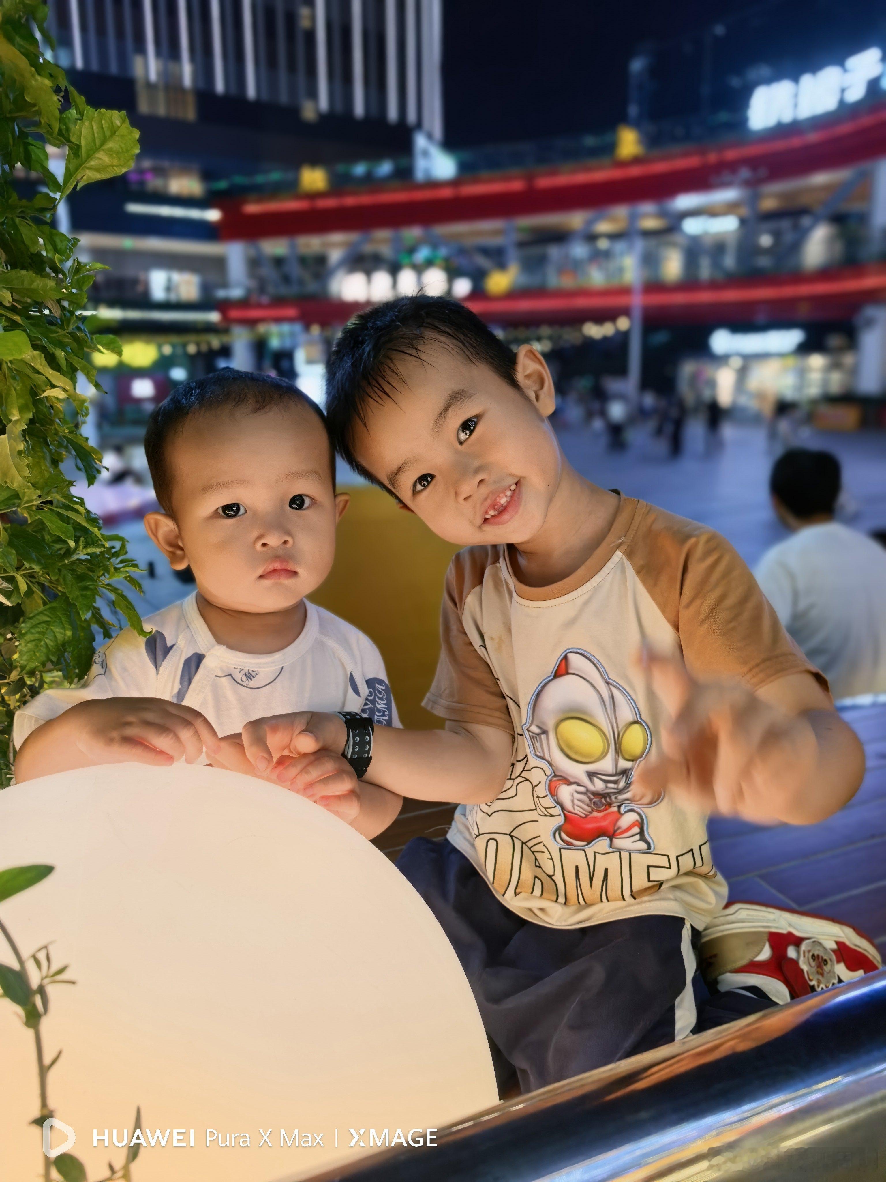 今晚我一个人带着两个孩子，让老婆独自去看了《给阿嬷的情书》。真心推荐这部影片，整
