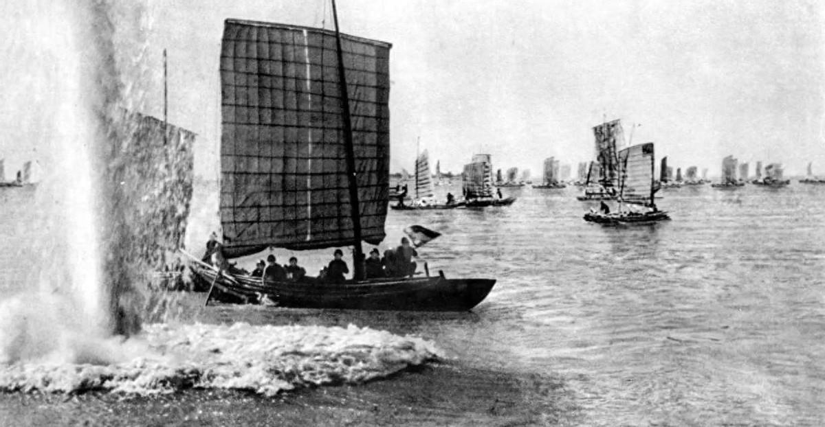 1949年中英因冲突加剧，丘吉尔竟计划派航母对中国采取报复行动，毛主席当场反问其