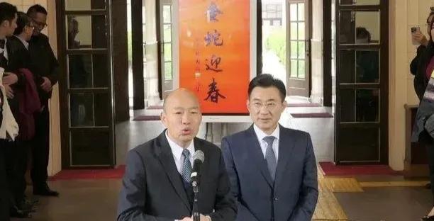 民进党是痴心妄想，想罢免韩国瑜，也太自不量力了。

最近，因为柯建铭想搞双罢，一